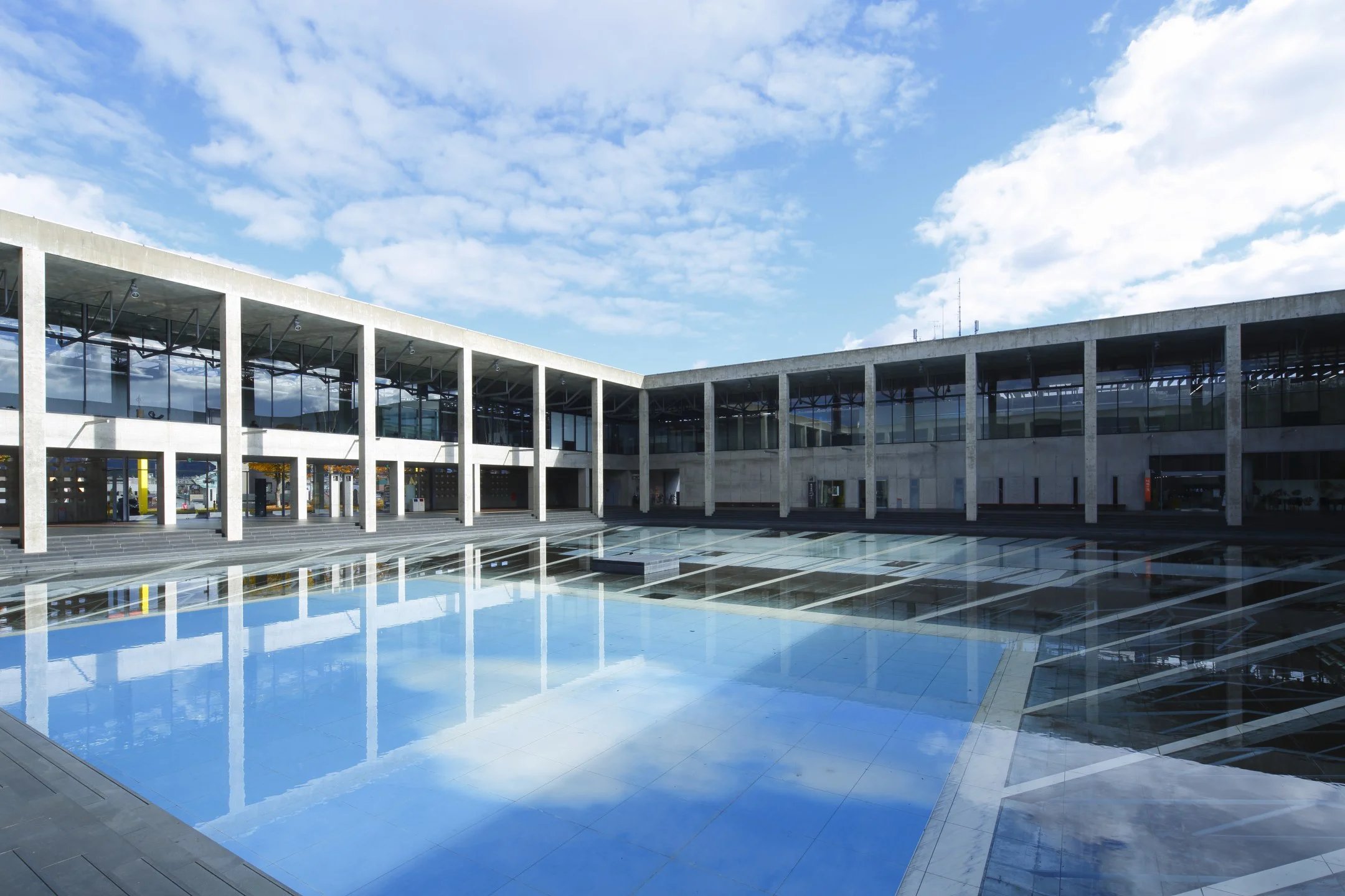 🖼️ 에치고츠마리 사토야마 현대미술관 MonET(에치고츠마리 사토야마 겐다이비쥬츠칸 모네) 이미지 1